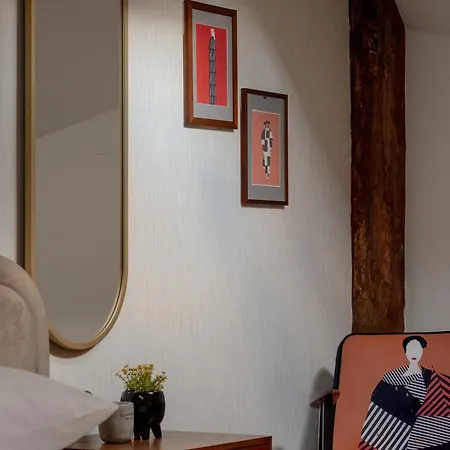 Functional & Modern In The Center By Renters Appartamento