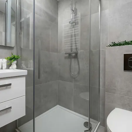 Functional & Modern In The Center By Renters * Łódź