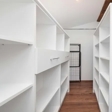 Appartamento Functional & Modern In The Center By Renters